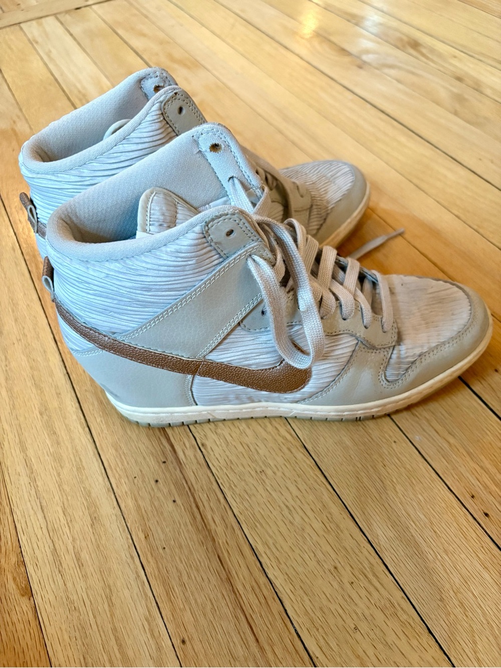 Nike Women’s Dunks Sky Hi